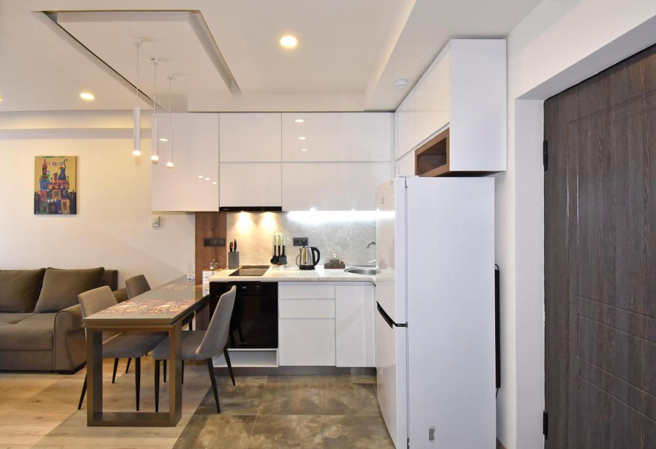 Home4You Apartments On Koghbatsi Γιερεβάν Εξωτερικό φωτογραφία